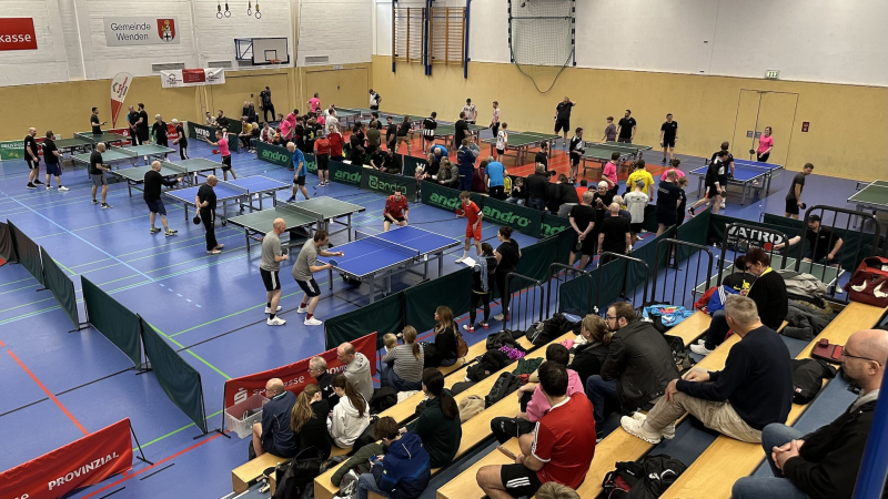 Volle Halle: Beim Sparkassen-Ortspokal nahmen so viele Teams teil wie nie zuvor.